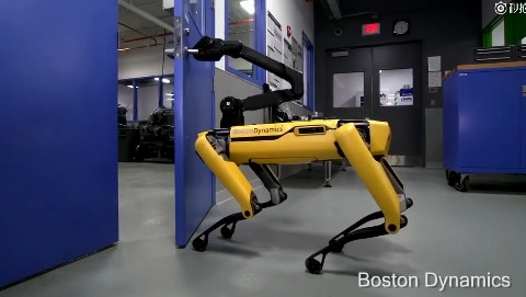 这就是波士顿最新研发的人形机器人：开门看呆了