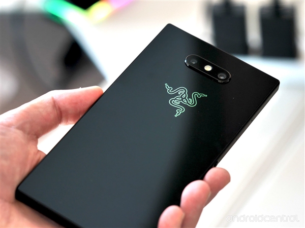 Razer Phone 2图赏：4000mAh电池加持 5500元
