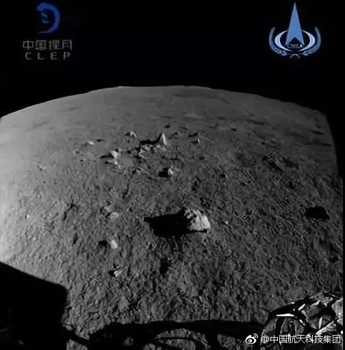 中国航天公布玉兔二号探测照片：已累计行走约127米