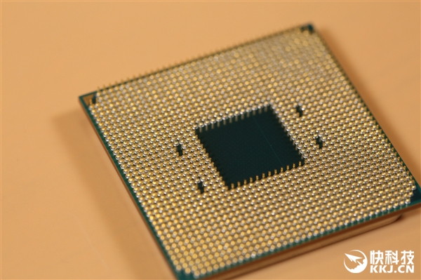 AMD 16核心32线程锐龙9开箱图赏