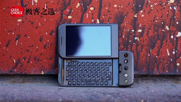 HTC G1回顾：第一台安卓手机、当年和苹果正面刚