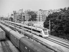 中国超级高铁试验线正搭建 时速有望达到1500公里