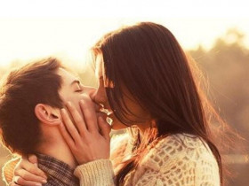 情侣注意！接吻也会危害人体健康，“接吻病”