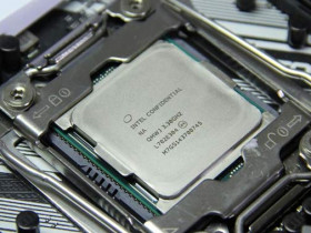 Intel Core i9-7900X开箱图赏!10核20线程