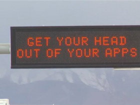 为了让司机开车不玩手机,外国人又出奇招