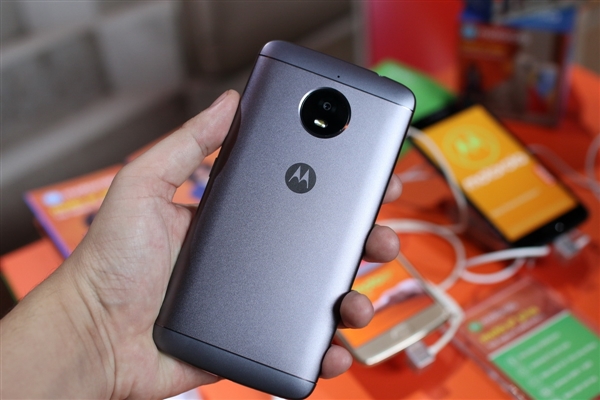 Moto E5真机曝光：logo指纹二合一设计