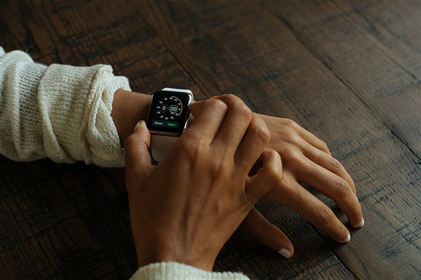 苹果发布watchOS 4.3：Apple Watch变身交通卡