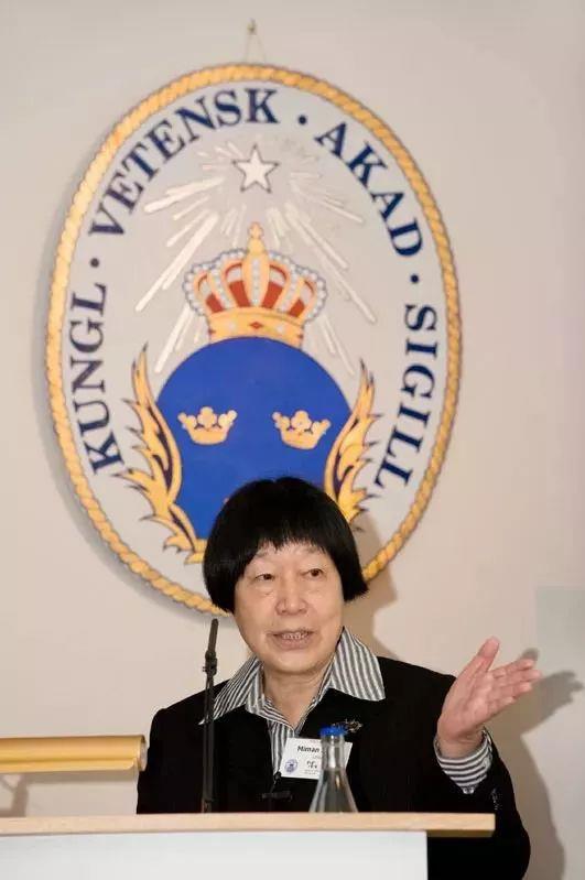 82岁中国女科学家闪耀！全世界都尊重她