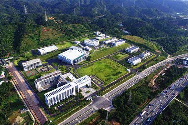 中国建成首台散裂中子源：世界第四