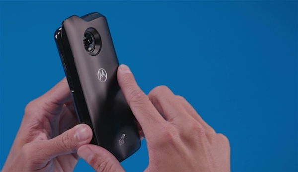 Moto Z3 Play海报流出：将支持5G网络模块
