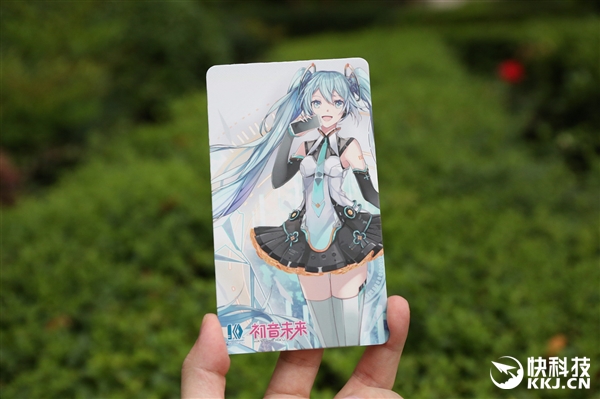 小米6X初音未来限量版开箱图赏：全球唯一编号