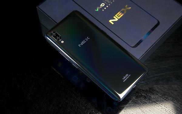 全面屏爱好者福音 vivo NEX零界破局限