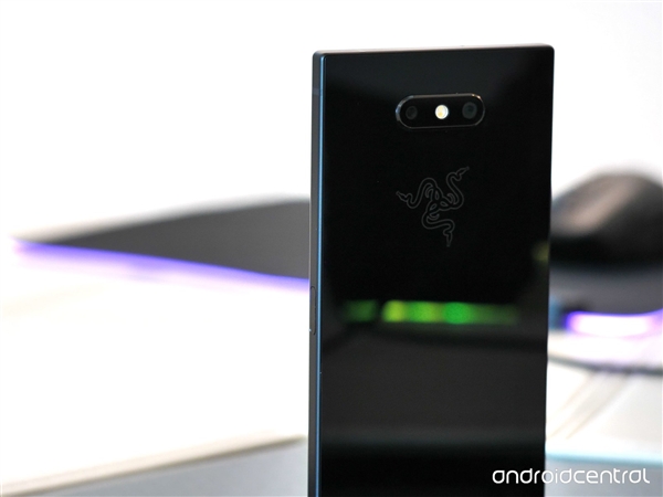 Razer Phone 2图赏：4000mAh电池加持 5500元