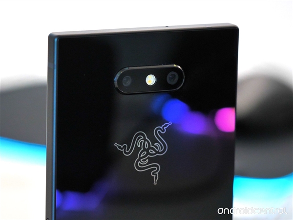 Razer Phone 2图赏：4000mAh电池加持 5500元