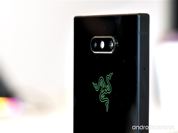 Razer Phone 2图赏：4000mAh电池加持 5500元