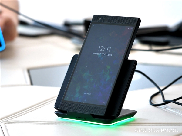 Razer Phone 2图赏：4000mAh电池加持 5500元