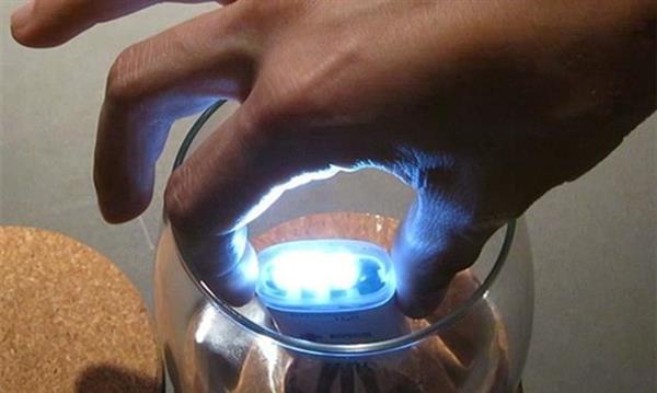 野外绝地求生必备 这个应急灯不用充电