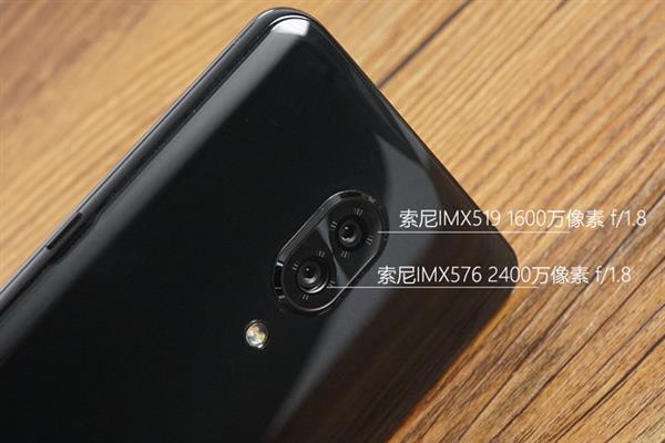 联想Z5 Pro上手：95.06%超高屏占比/屏幕指纹 性价比突出