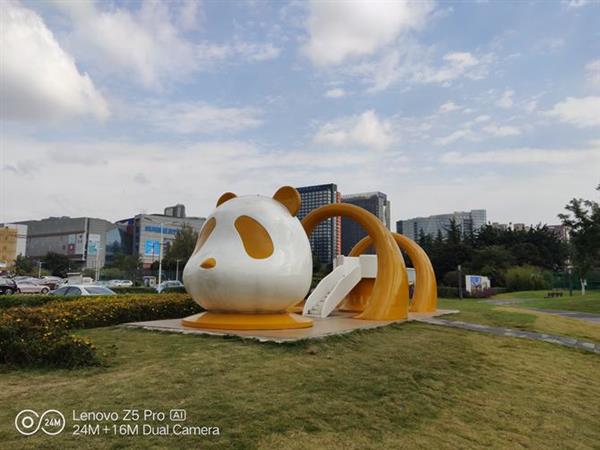联想Z5 Pro上手：95.06%超高屏占比/屏幕指纹 性价比突出