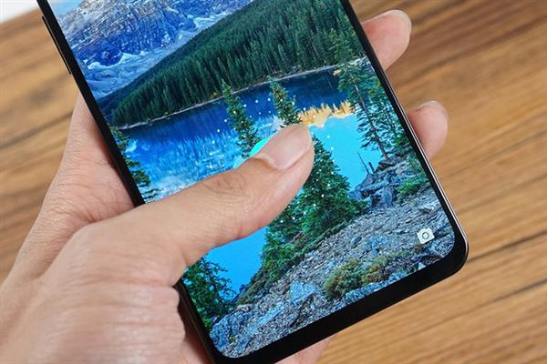 联想Z5 Pro上手：95.06%超高屏占比/屏幕指纹 性价比突出