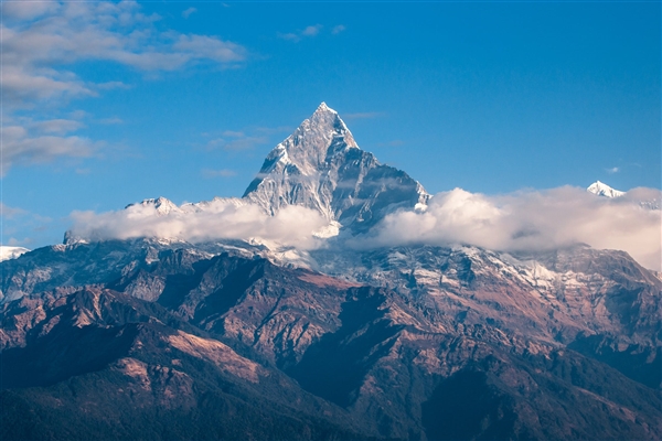 全球气候变暖 珠穆拉玛峰显露登山者尸体遗迹