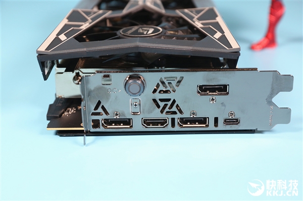 七彩虹iGame RTX 2070 Super Vulcan X OC拆解图赏