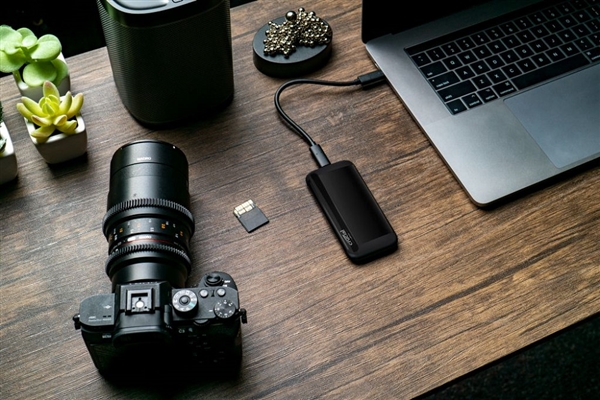 美光英睿达发布首款移动SSD：USB 3.1、最高速度1050MB/s