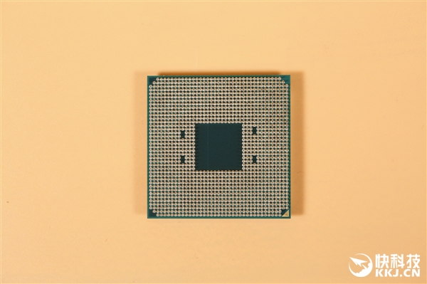 AMD 16核心32线程锐龙9开箱图赏