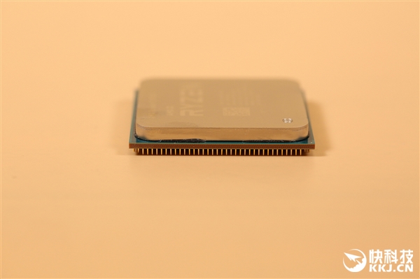 AMD 16核心32线程锐龙9开箱图赏