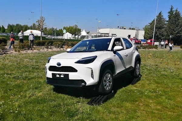 小号RAV4！丰田全新小型SUV实车首曝：TNGA+混动